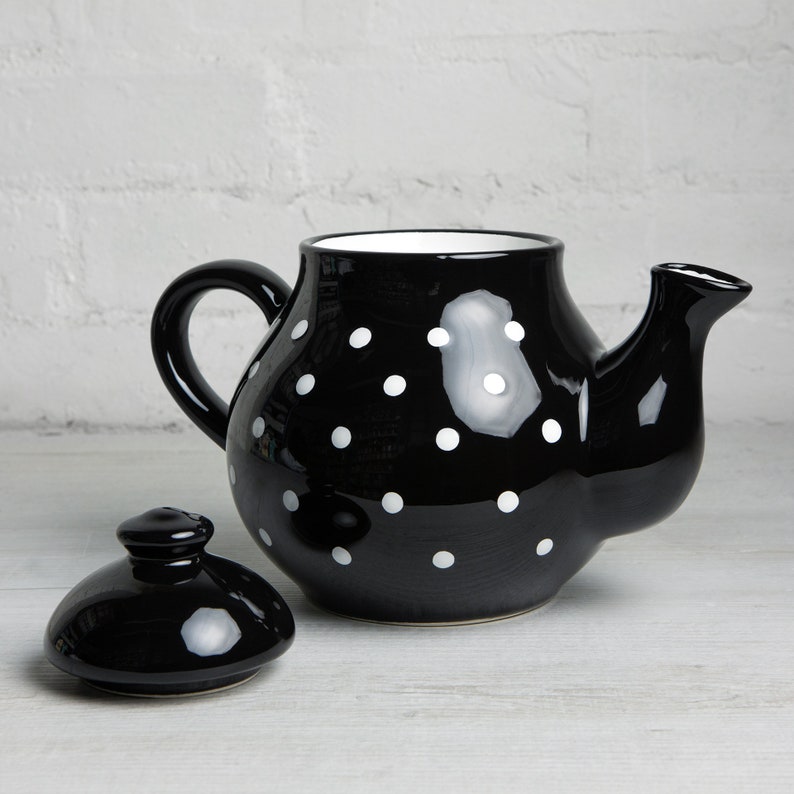 Théière en céramique noire, théière en poterie faite main, très grande à pois blancs, grès unique, cadeau de pendaison de crémaillère pour les amateurs de thé image 6