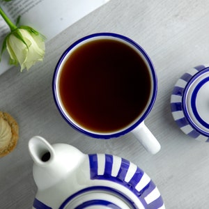 Grande tasse à café Tasse à soupe en poterie Tasse à café en grès, rayures bleu marine, plage côtière, tasse EXTRA LARGE, tasse mignonne en céramique faite à la main image 4