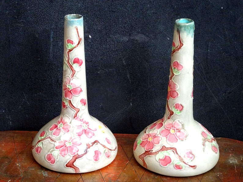 Ensemble de deux vases pour une fleur en céramique de style Art nouveau. Vase bouton de tige français image 4