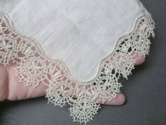 Antique French 1900s Creamy Heirloom Bobbin Lace … - image 2