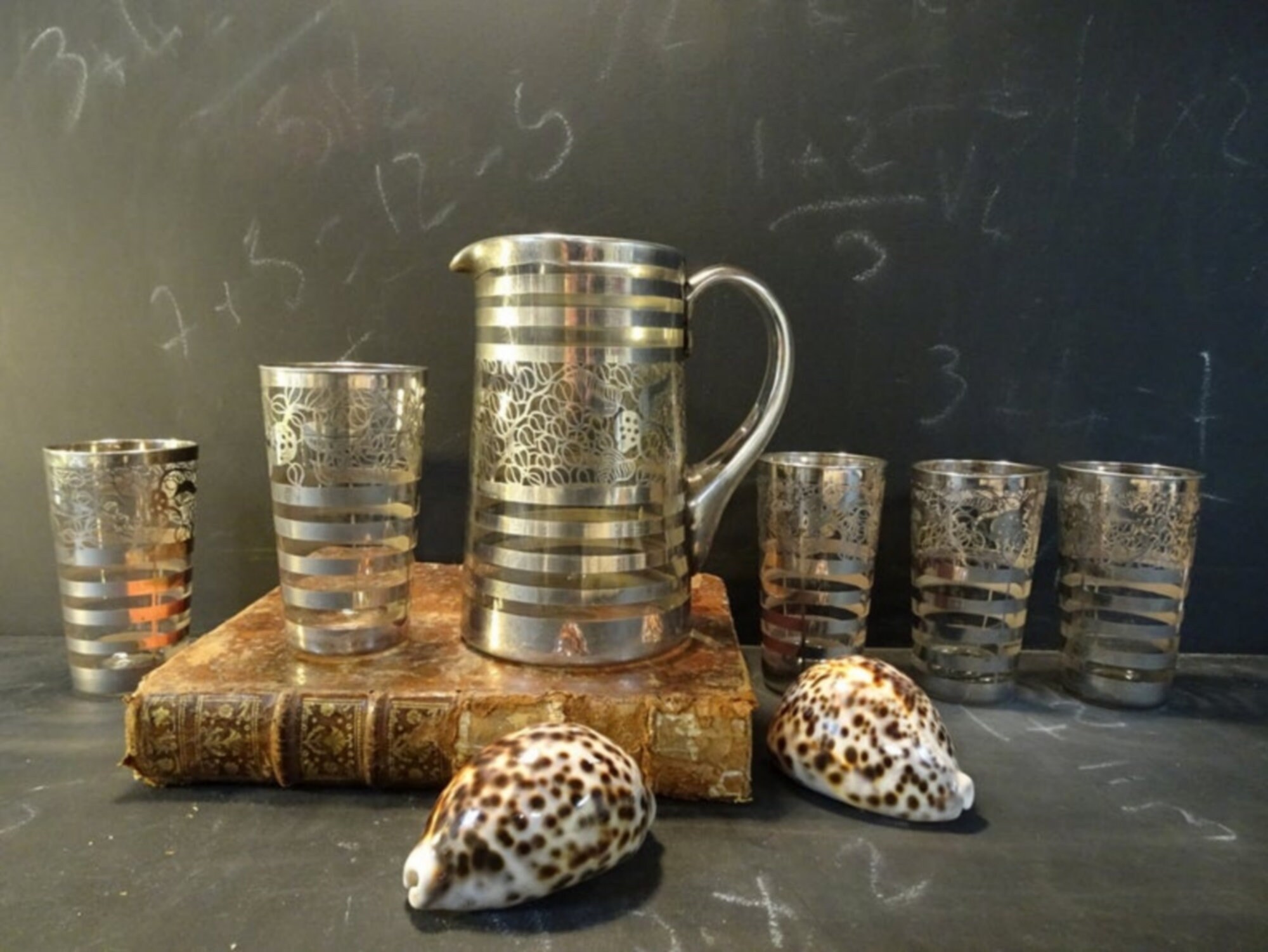pichet Art Déco Et Lunettes