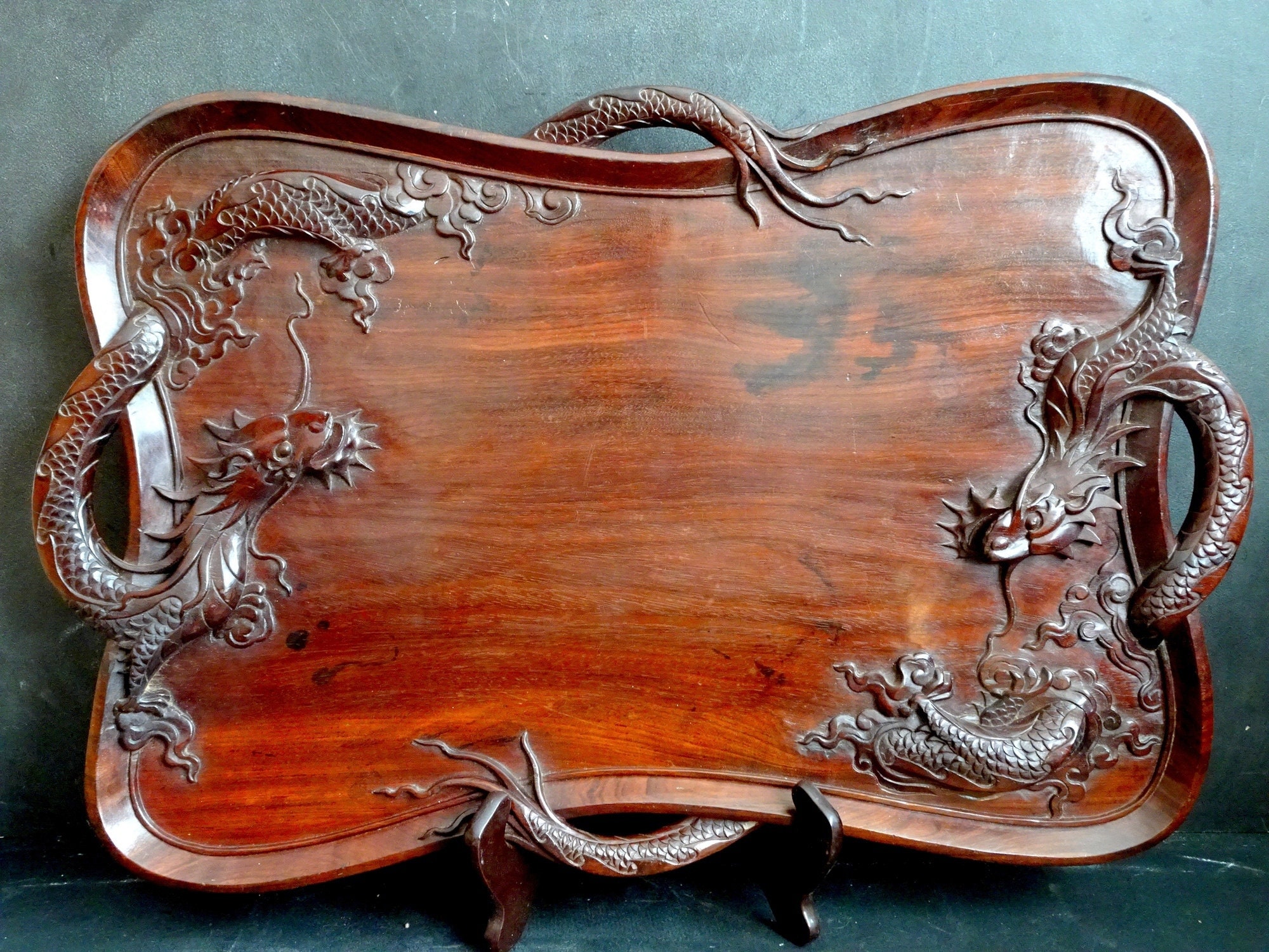 Ancien Plateau en Bois Sculpté Asiatique avec Des Dragons