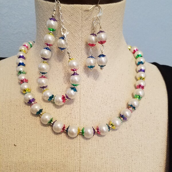 Necklace Bracelet Earrings White pearl Beadcaps 4651