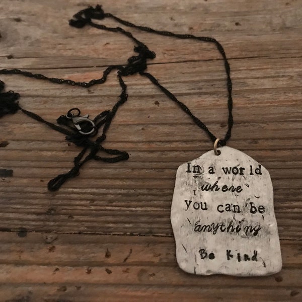 Be kind necklace