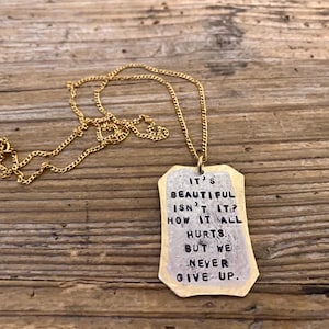 Halskette geben wir niemals auf