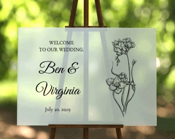 Frosted acrylic wedding sign. Wedding welcome sign. Personalized acrylic wedding sign with flowers. Spring wedding signs. Summer wedding