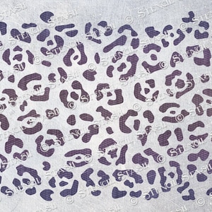 Pode incluir: Um estêncil com um padrão de estampa de leopardo. O estêncil é feito de um material durável e é perfeito para criar designs exclusivos em uma variedade de superfícies.