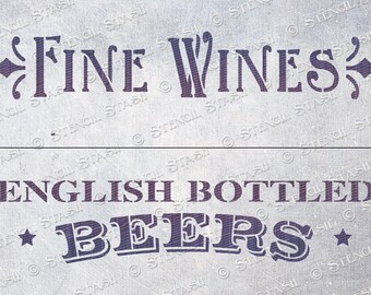 Könnte beinhalten: Ein Schablonen-Design auf hellgrauem Hintergrund. Die obere Zeile lautet "FINE WINES" in einer dekorativen Schriftart. Die untere Zeile lautet "ENGLISH BOTTLED BEERS" mit Sternakzenten.