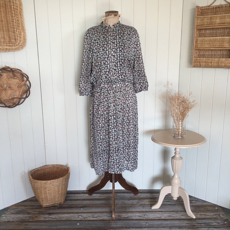 Size 14 Vintage Dresses