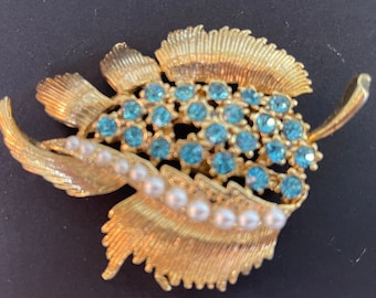 Broche de hoja de mujer vintage, alfiler, oro, diamantes de imitación turquesa y perlas color pedrería, 2.5 ', 1960's B16-4-3 (# 4)