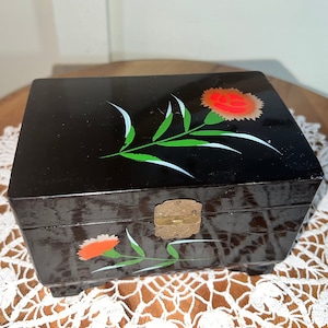 Vintage Red Flower Covered Gloss Black Lacquered Musical, Jewelry, Trinket Box, 6&quot;, 1970&#39;s   B111 -10-21