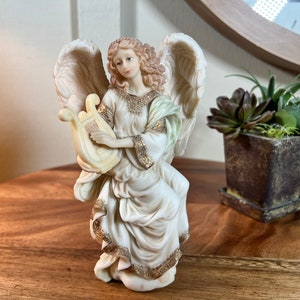 Seraphim Classics, Cymbeline, Peace Maker, Playing Harp, Roman, Angel Figurine, 1993, 6.5&quot; Vintage   (#8)  B117-2-12