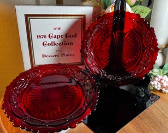 Vintage, Avon, The 1876 Cape Cod Collection, Set of 3 Dessert Plate&#39;s,  Round, with Box, 7.5 Inch, Set of 3, 1970&#39;s     B124