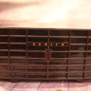 Vintage Zenith Long Distance, 1940&#39;s, AM, Tube, Bakelite Radio, WORKS, 9.5&#39;   B9-11-14