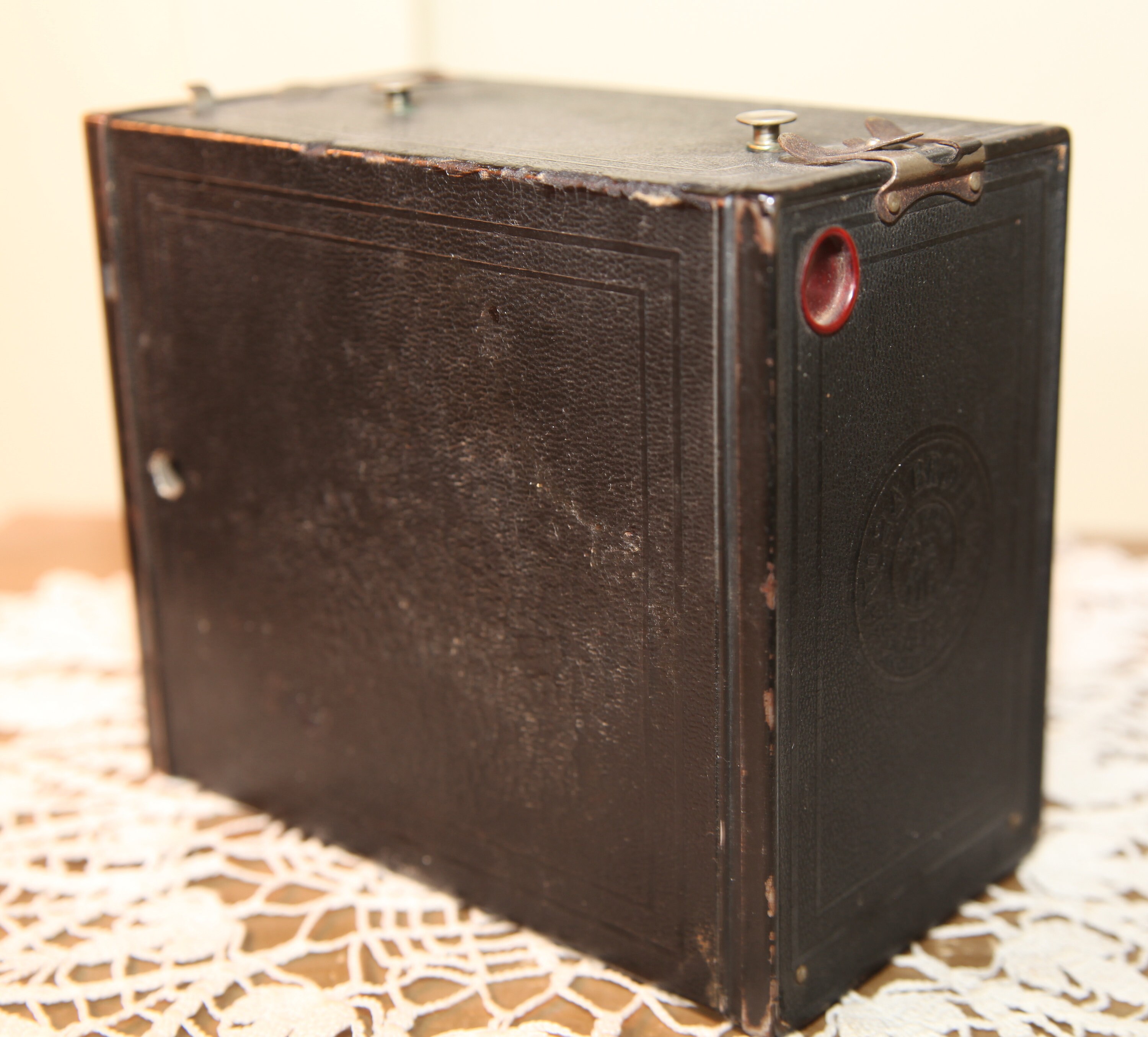 VINTAGE Antique Eastman Kodak Brownie Box Camera, Made in NY, 6