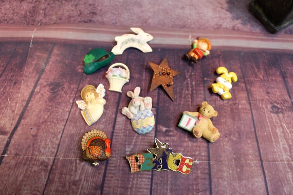 Vintage Plastic Pins, 11 Total from the 1970's & … - image 3