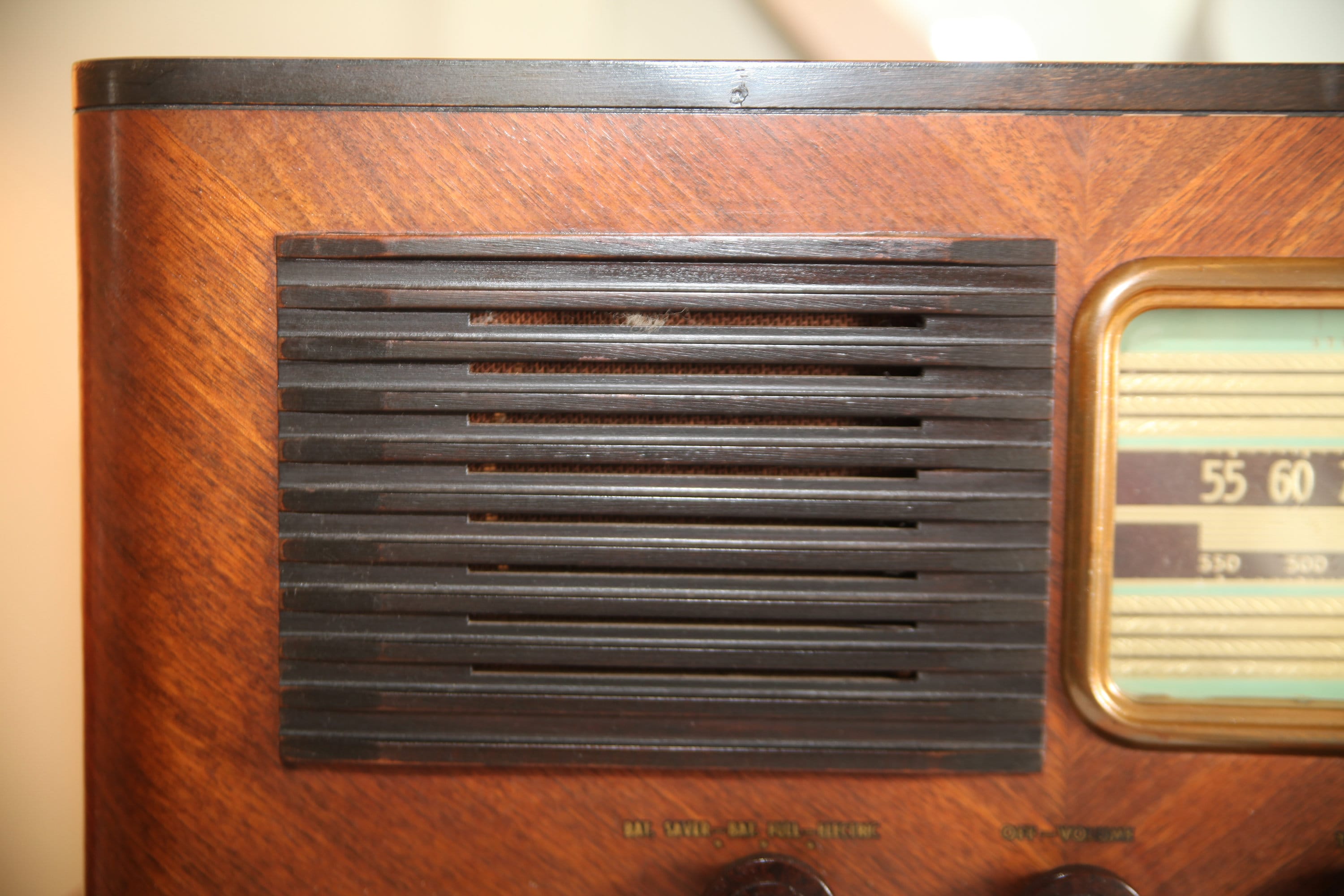 ラジオ　木製　アンティーク　ヴィンテージ Vintage RCA Victor Wood Cabinet AM Tube Radio, Large, 18