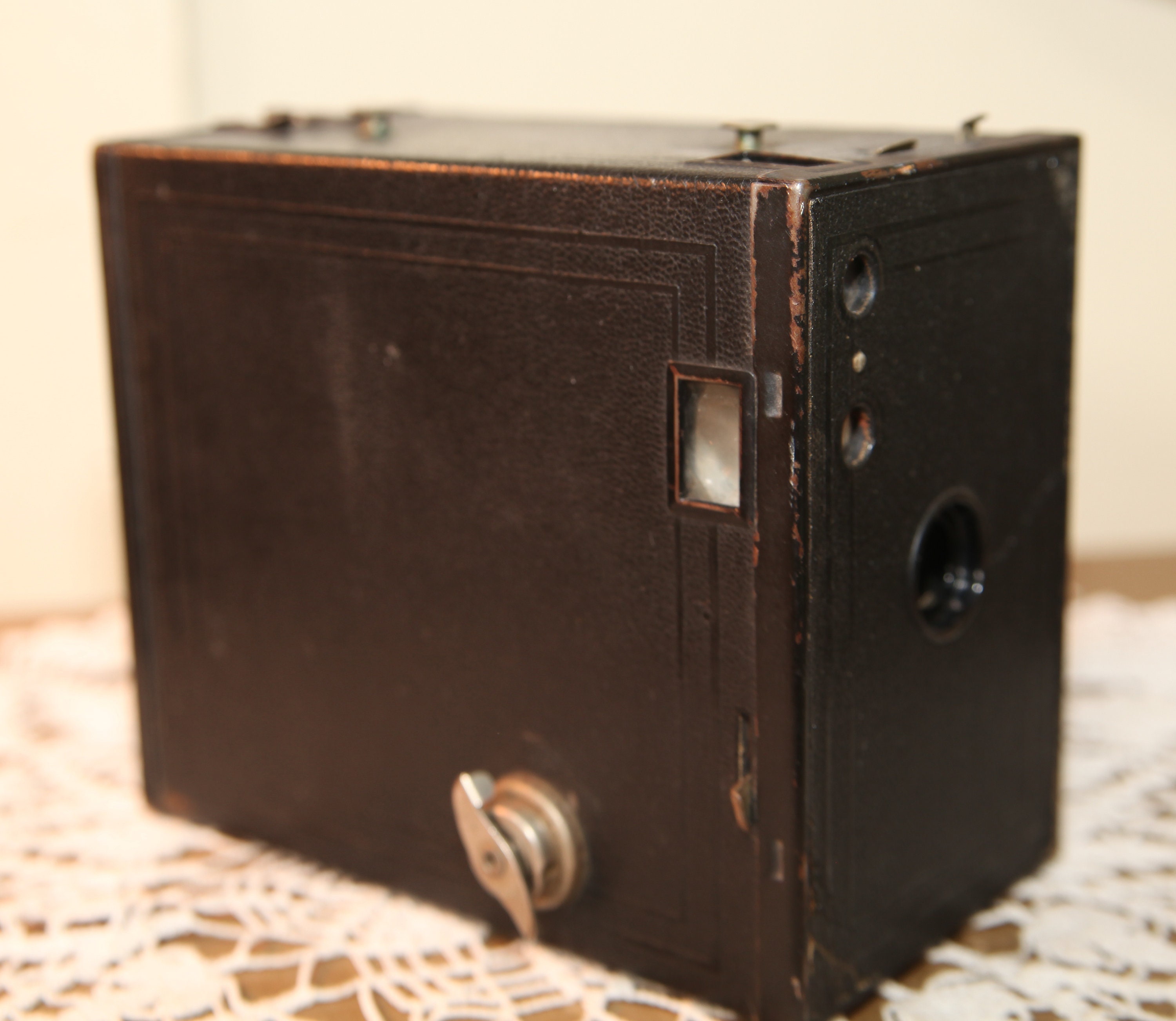 VINTAGE Antique Eastman Kodak Brownie Box Camera, Made in NY, 6