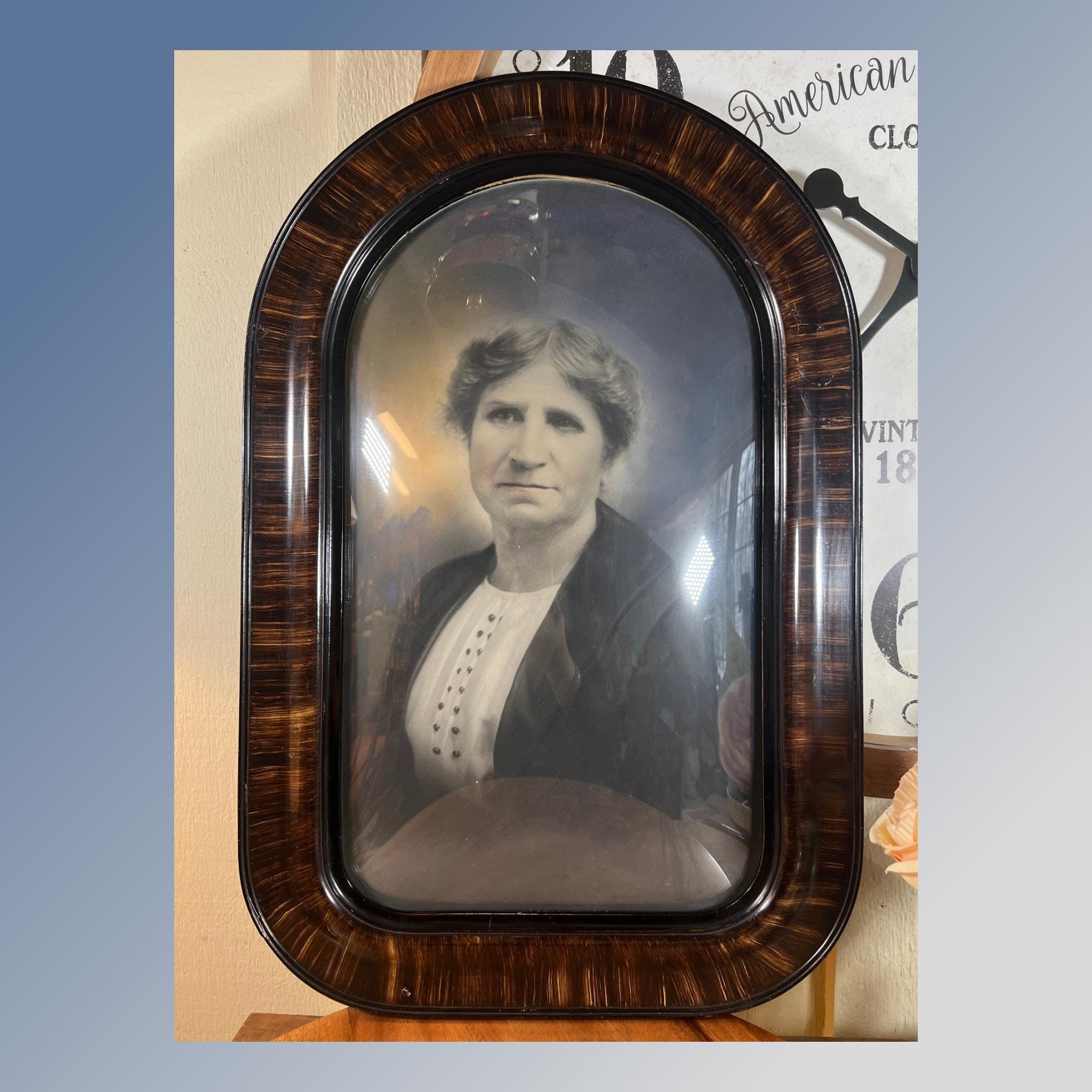 Antique, Convex Framed Bubble Glass, Women's Portrait, Chicago Portrait Co,  24\, image size:2000x2000
