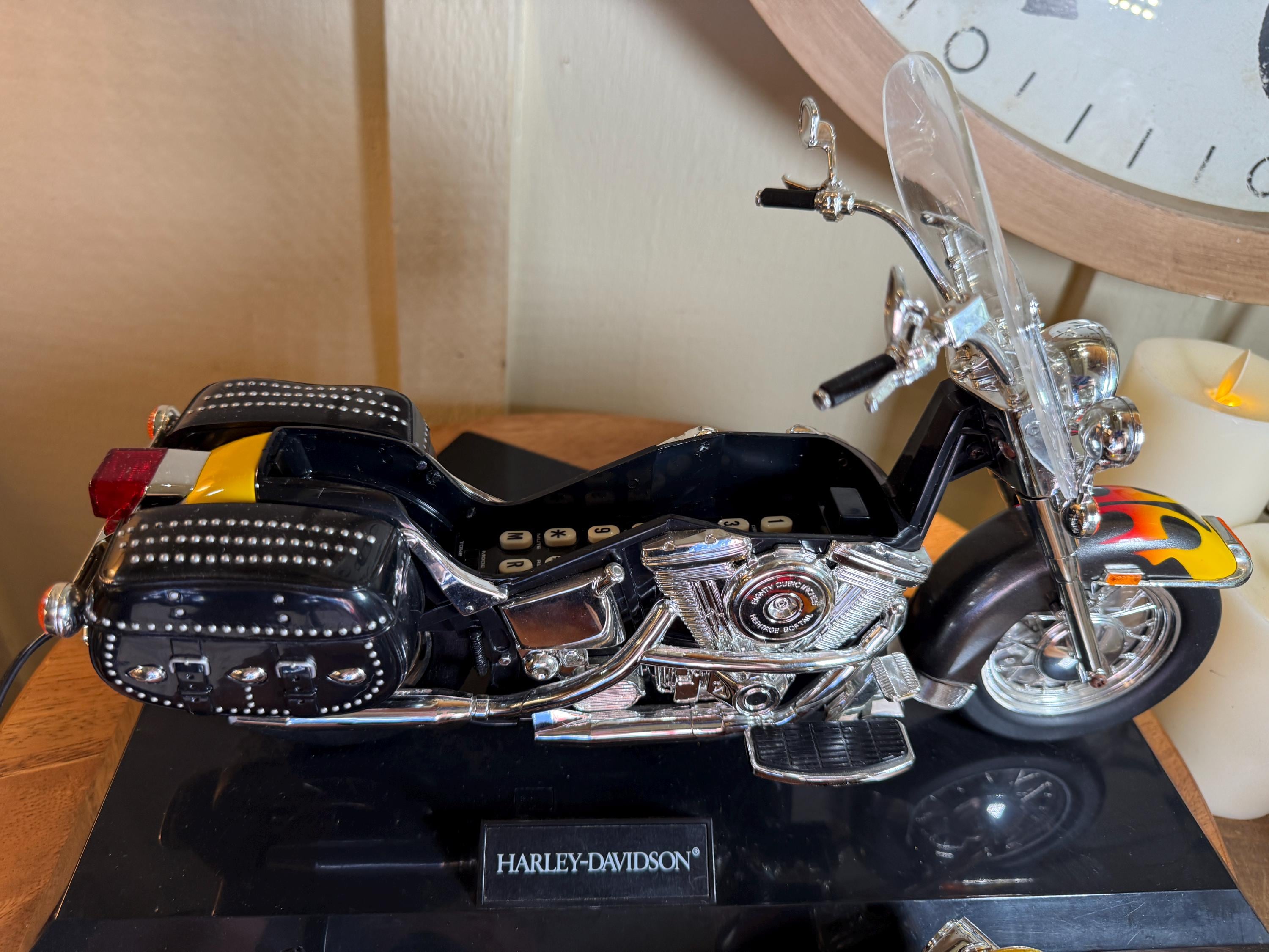 HARLEY-DAVIDSON Land Line Telemania Heritage Softail Red/yellow