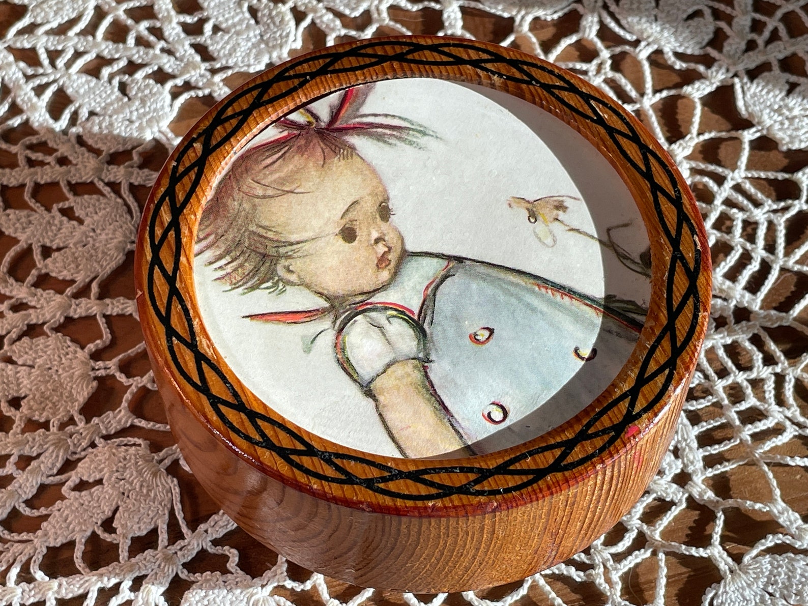 Round Hummel Music Box Swiss Musical Movement Plays Etsy