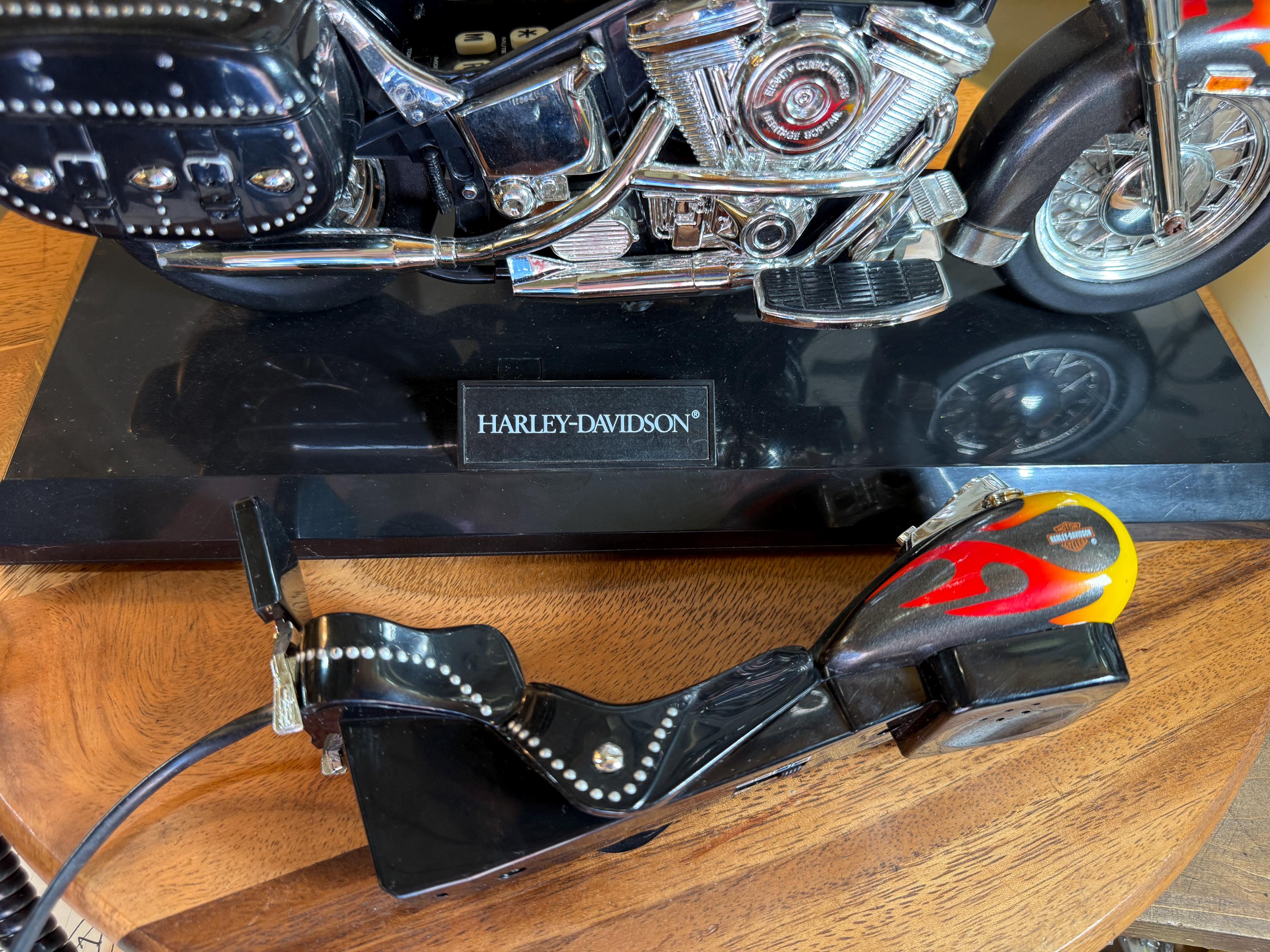 HARLEY-DAVIDSON Land Line Telemania Heritage Softail Red/yellow