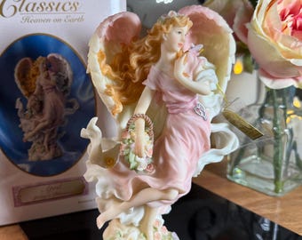 Seraphim Angel Classics, April, Springs Blossom, Angel With Basket