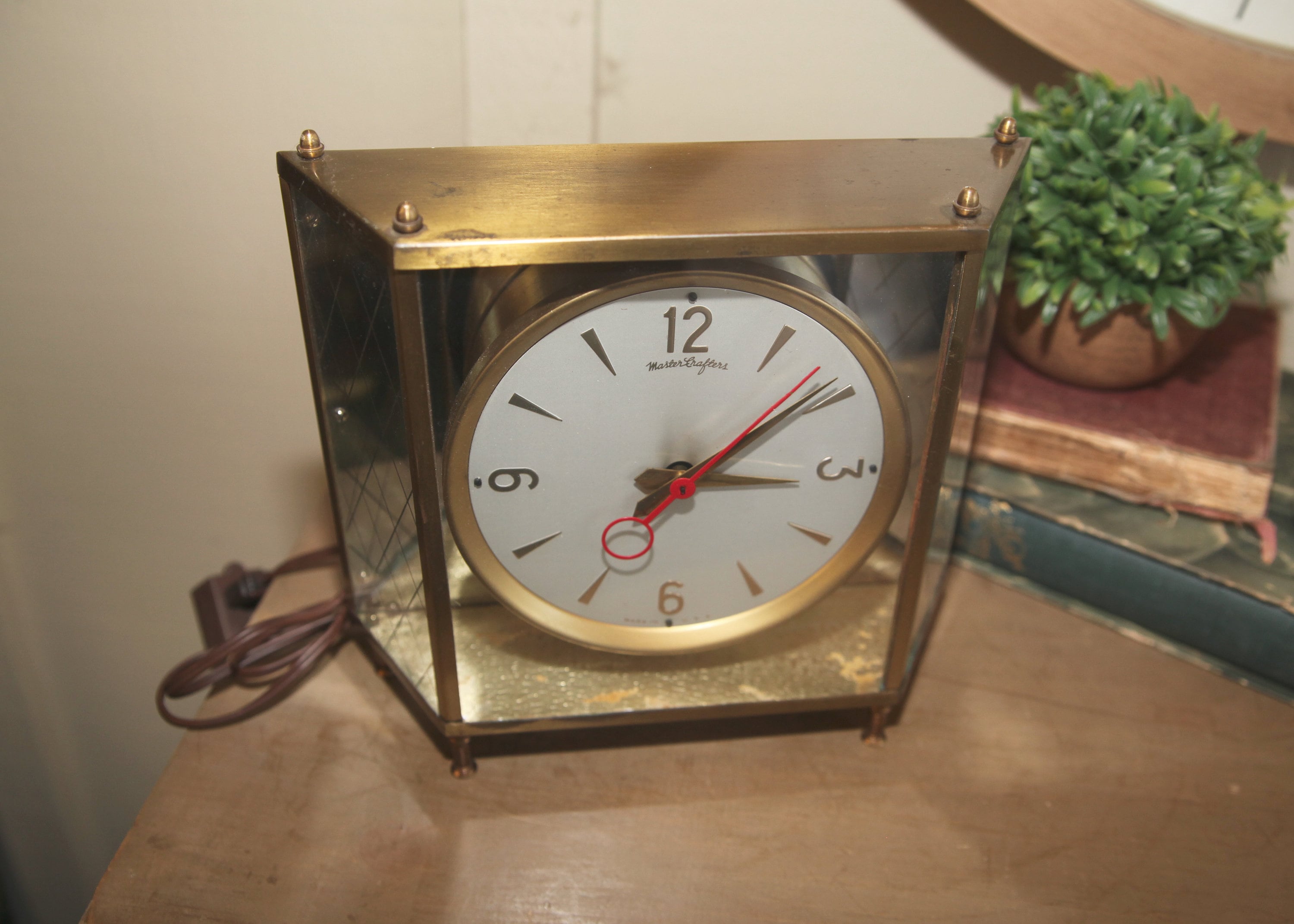 Vintage Master Crafters MCM Brass Electric Clock, Model 911