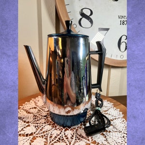 Vintage Mirro - Cafetera Percoladora Eléctrica Matic, 10 tazas, Azul Acero, Tapa Ovalada, 12", 1960's B85-8-28