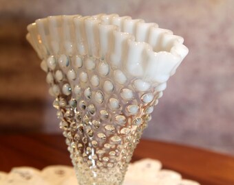 フェントン フレンチ オパールセント ホブネイル ガラス ファン 花瓶