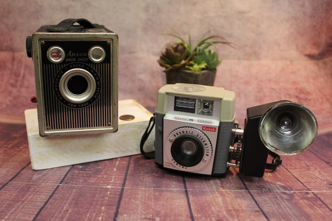 2 Antique Cameras, Ansco Sure Shot, Kodak Brownie Starmeter, 1930’s