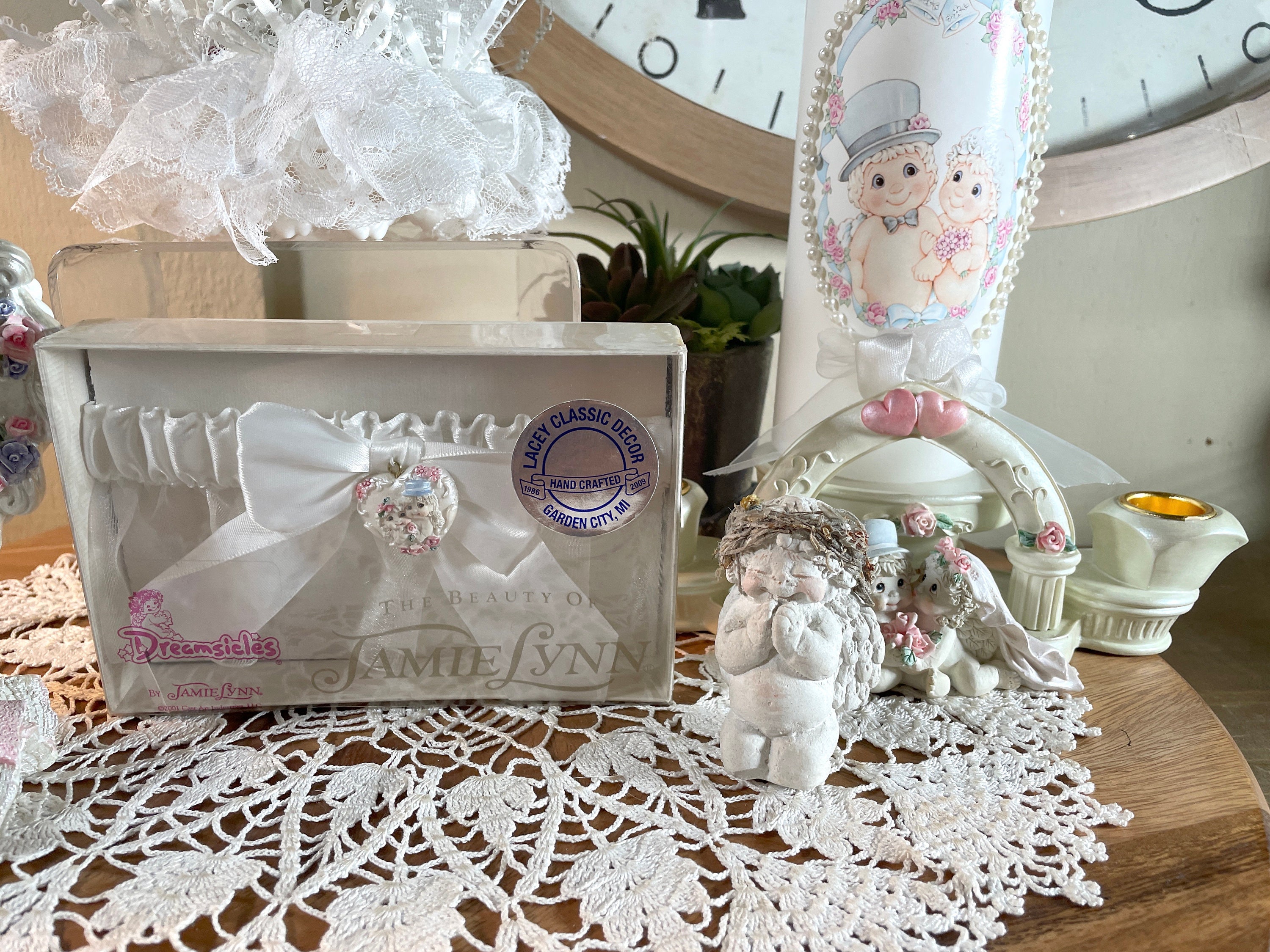 スイートピー❣️エンゼルウエディング❣️ YUMIKATSURAforCELFORD】ローズエンブロイダリーチュールドレス