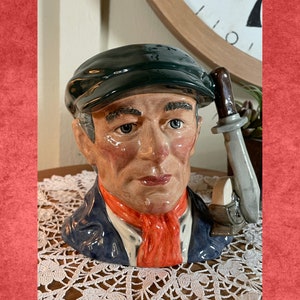 Royal Doulton, Little Master, Museum Quality, Character Jug Large Toby Mug D6819 1988   B107-4-2   (#10)