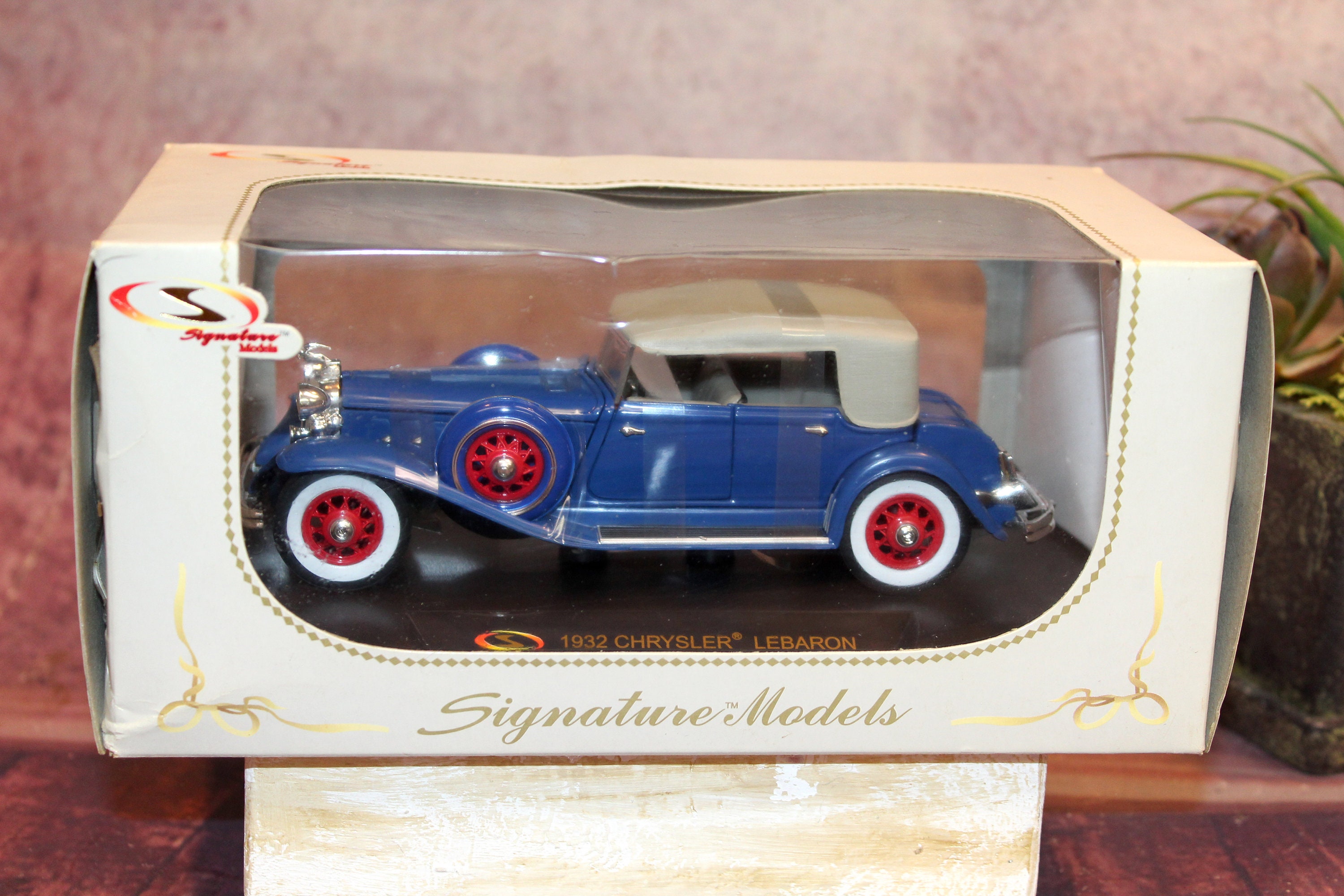 ミニカー 1/43 クライスラー インペリアル ルバロン フェートン 1933 ミニカー 1/43 クライスラー インペリアル ルバロン フェートン