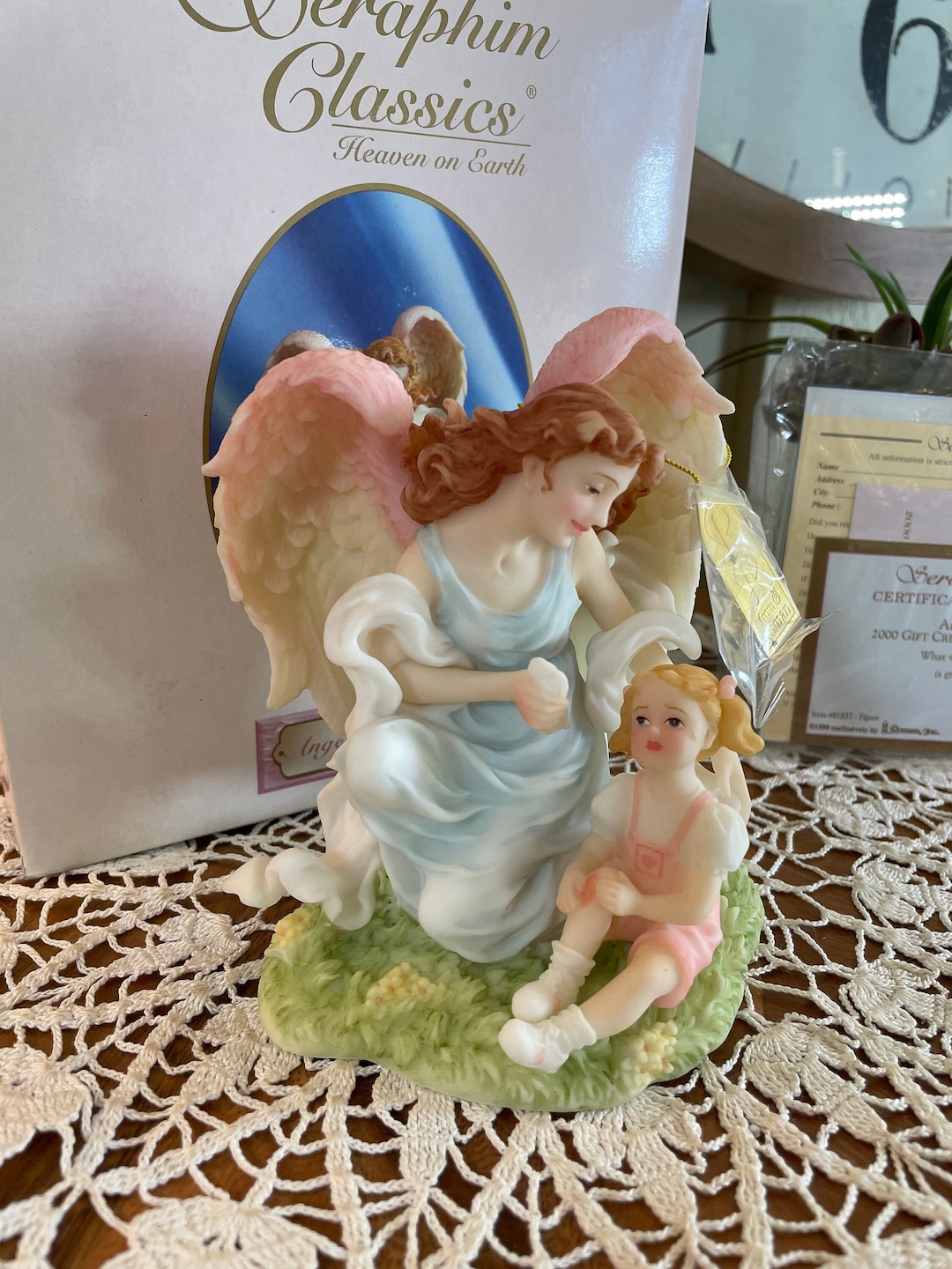 Seraphim Classics Roman Inc, Angel of Kindness-2000 Gift Creations