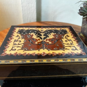 Vintage, Music, Jewelry, Trinket, Box, Inlayed Design, German, Lacquered Wood, Plays &quot;Isola Di Capri 157&quot;, 6.5&quot;, 1980&#39;s   B37-5-19  (#2)