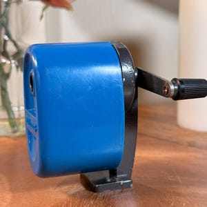 Pencil Sharpener, Vintage, Plastic, Bulldog, 1770's, Blue, Made in USA, 4 1/4"   B70-2-28
