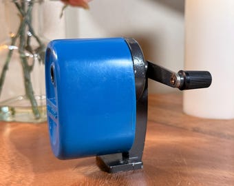 Pencil Sharpener, Vintage, Plastic, Bulldog, 1770's, Blue, Made in USA, 4 1/4"   B70-2-28