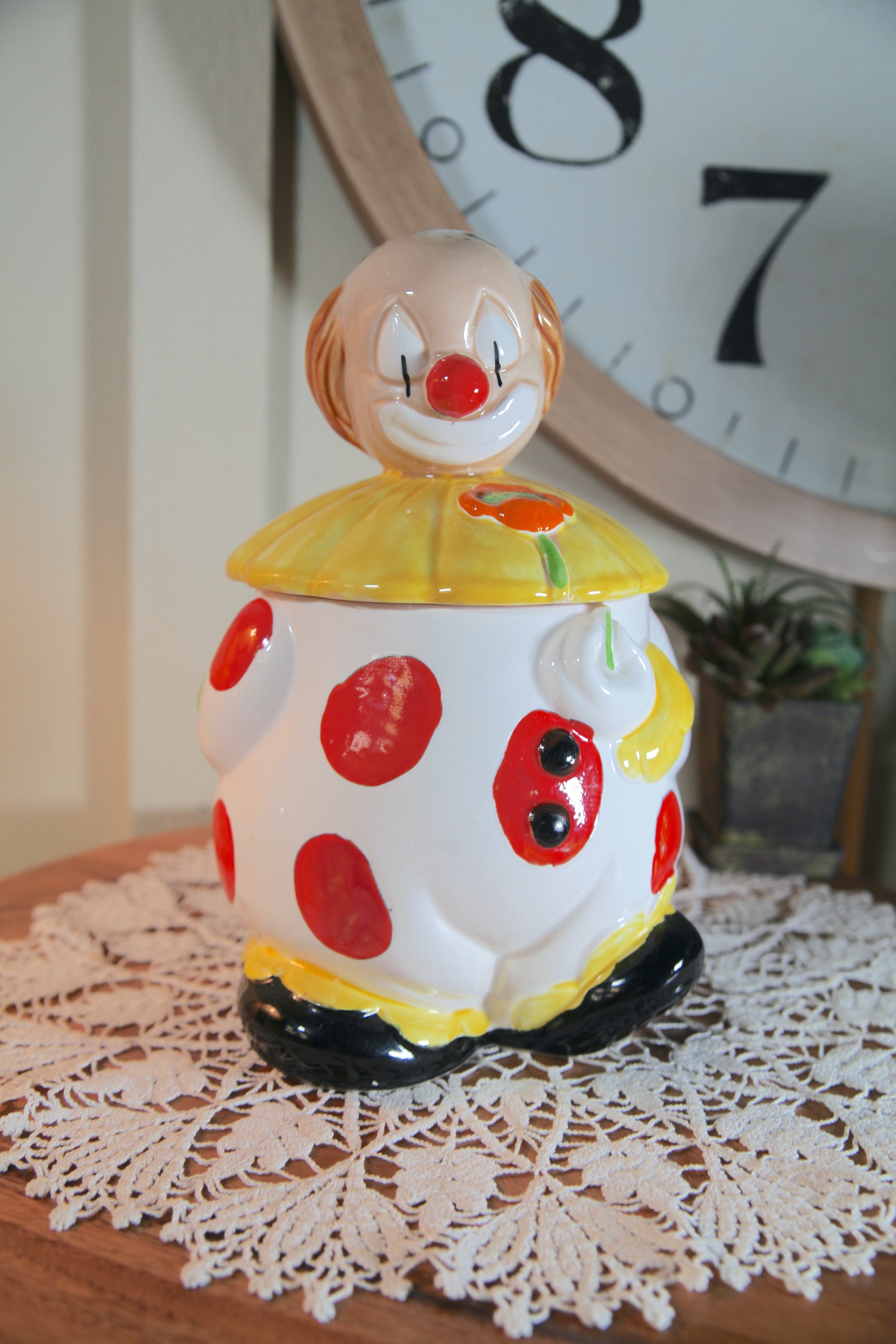 【misen2014さま】antique ✵ * アイスブルーリボンと鈴 羊さん Vintage 1950's Ceramic Red & Yellow Clown Cookie Jar, Polka