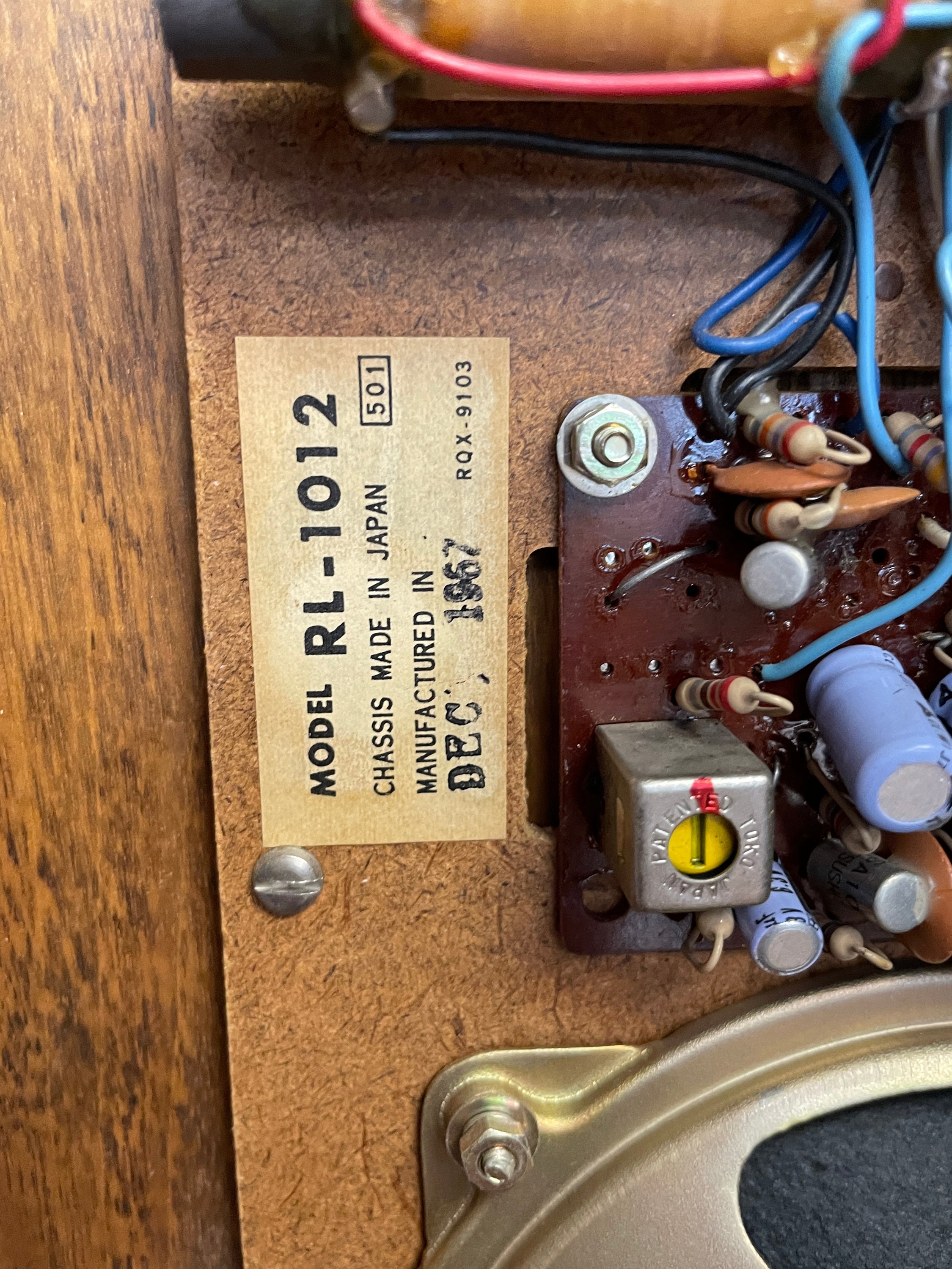 ヴィンテージ木製壁掛け電話型AMラジオ、ノベルティラジオ、1967年製