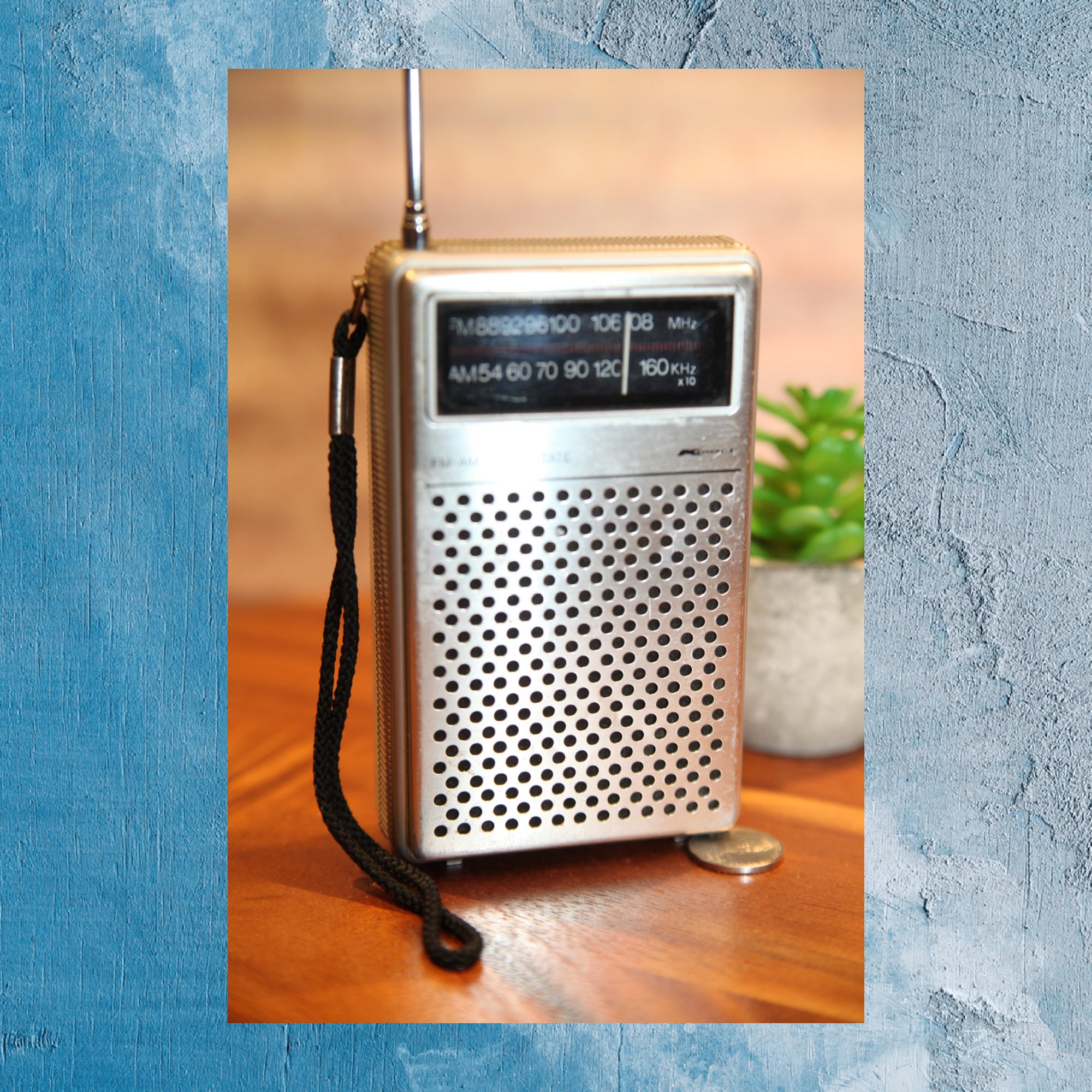 Vintage Kmart AM/Fm Silver Solid State Transistor Radio Etsy