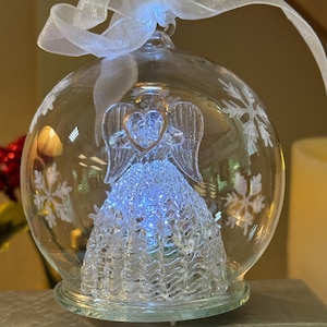Spinnglas, Weihnachtsengel, in einer Glaskugel, beleuchtet, Weihnachtsverzierung, 3 , Geschenkbox 1990er Jahre, B91-6-23 (#1)
