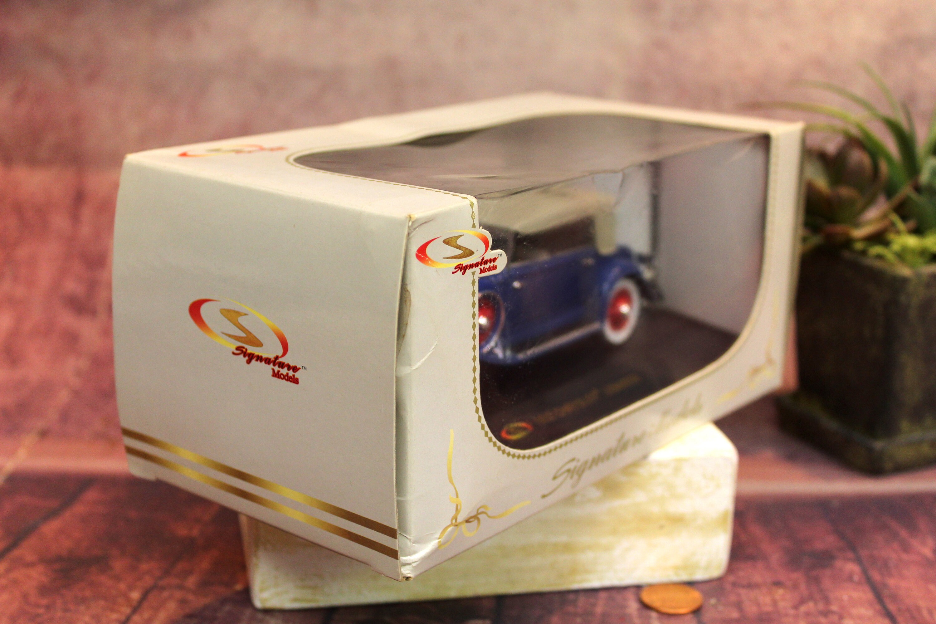 Signature Models #32316 1/32 Scale 1932 Chrysler Lebaron