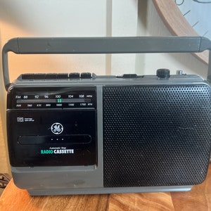 Vintage G.E., General Electric,  AM/FM Radio, Portable Stereo, Cassette Player, Tested, 1980&#39;s, Works   B109-1-24