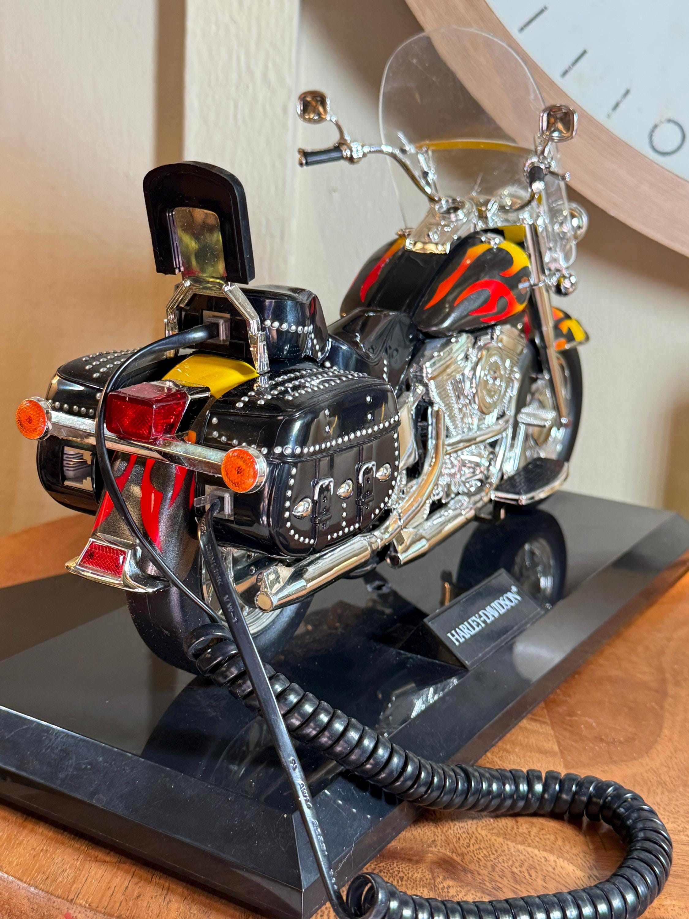 HARLEY-DAVIDSON Land Line Telemania Heritage Softail Red/yellow