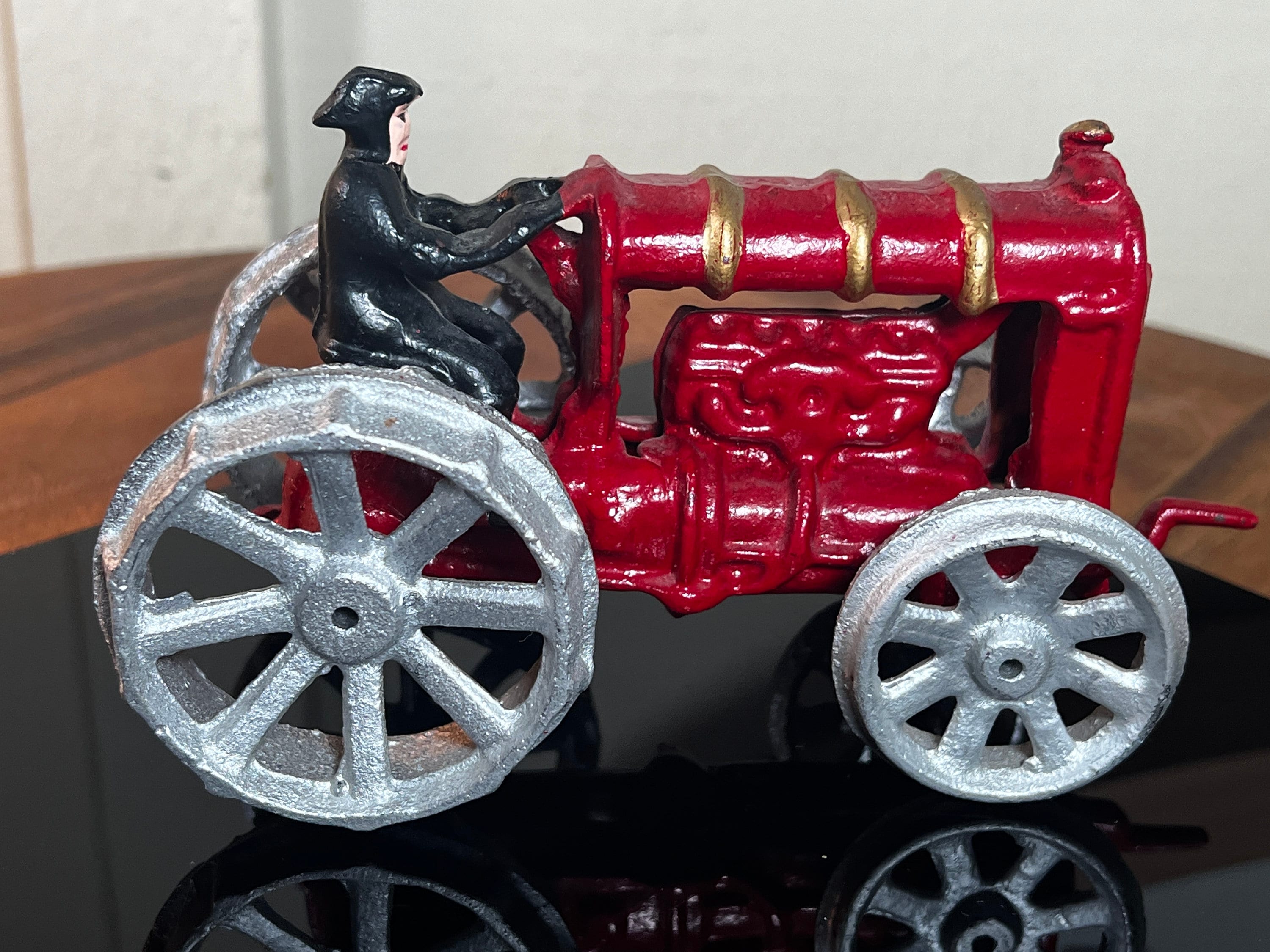 Antique toy sale tractors cast iron