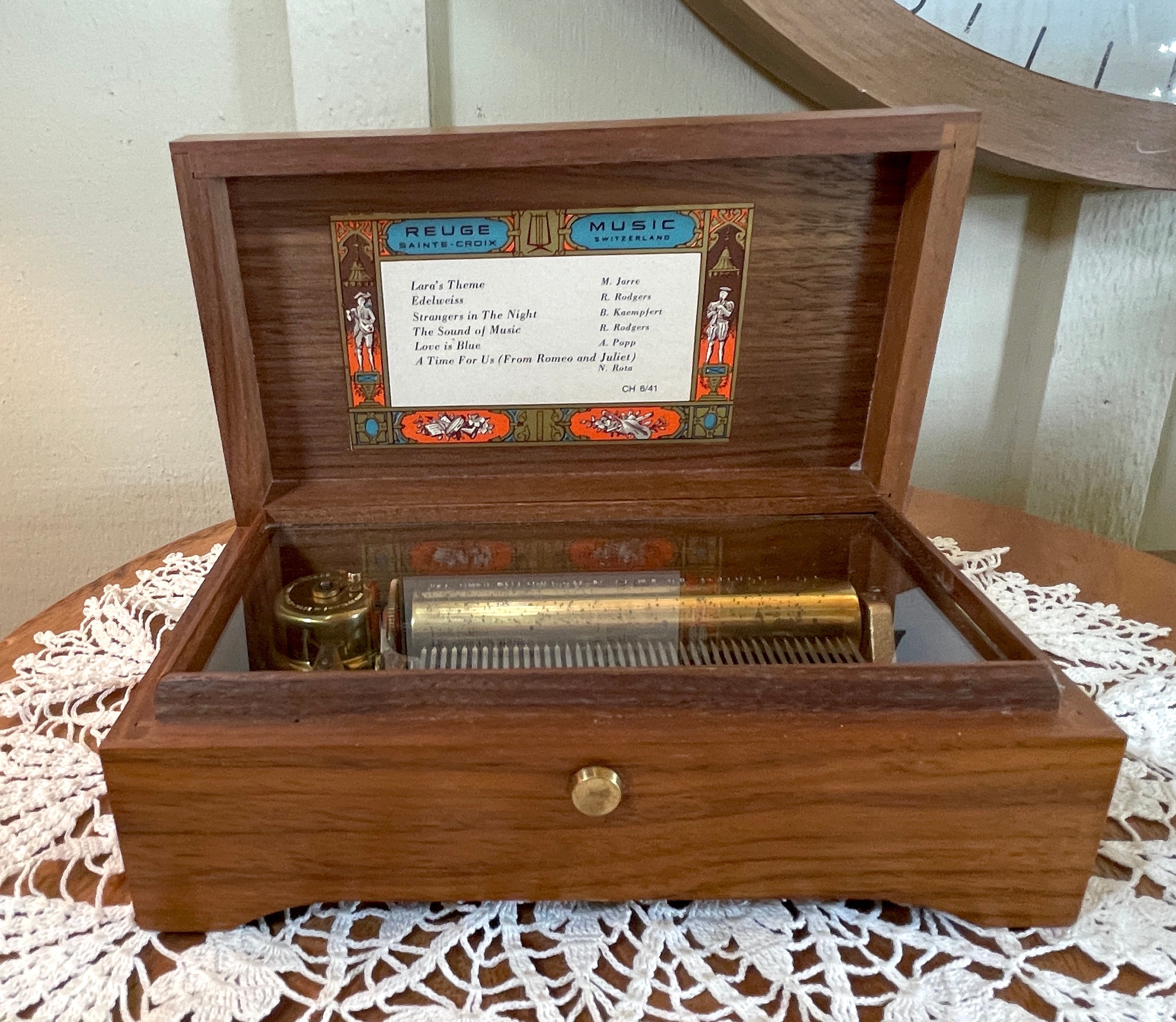 Vintage REUGE Swiss Movement Music Box, 6 Song, 42 Key-valve Vintage REUGE Swiss Movement Music Box, 6 Song, 42 Key-valve