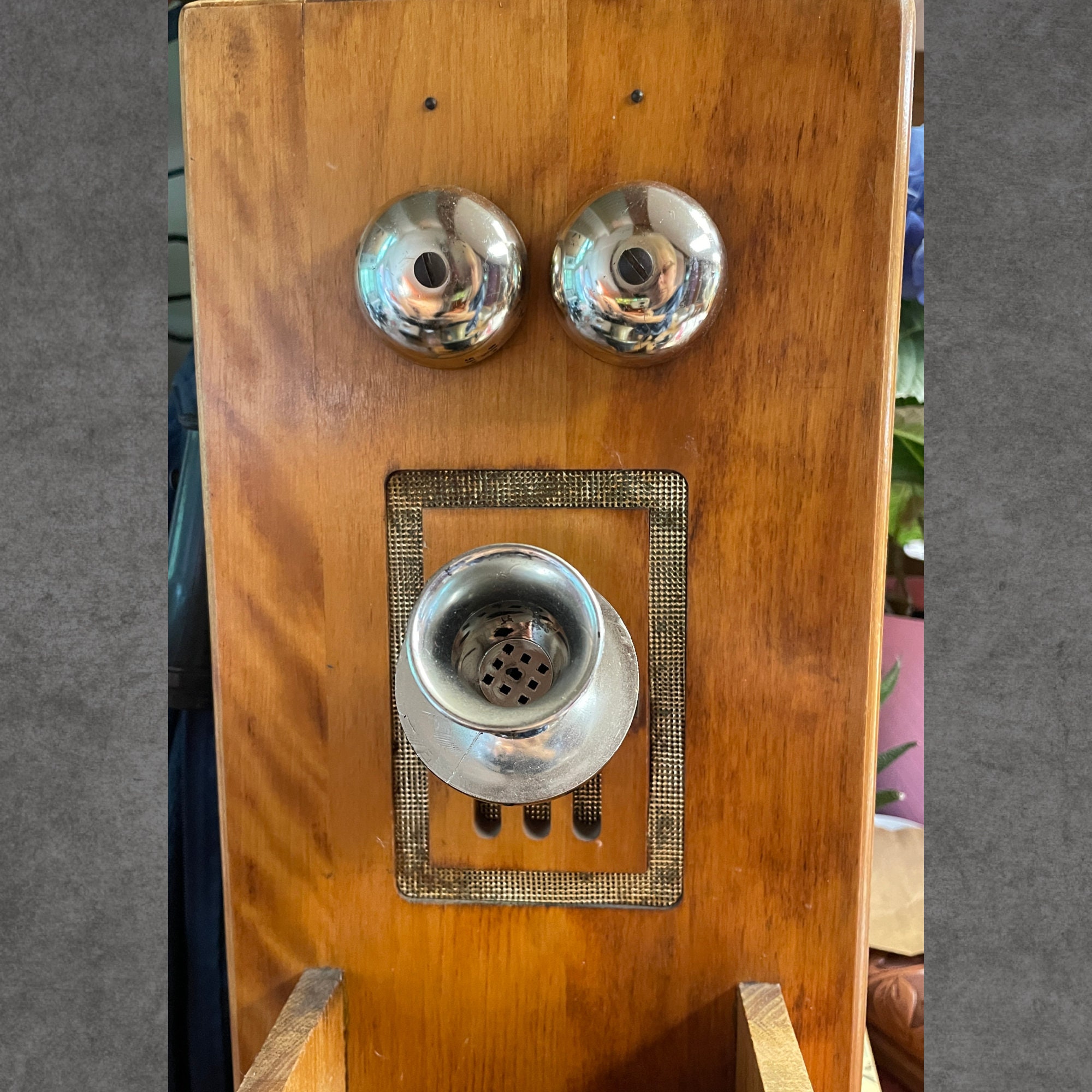 ヴィンテージ木製壁掛け電話型AMラジオ、ノベルティラジオ、1967年製