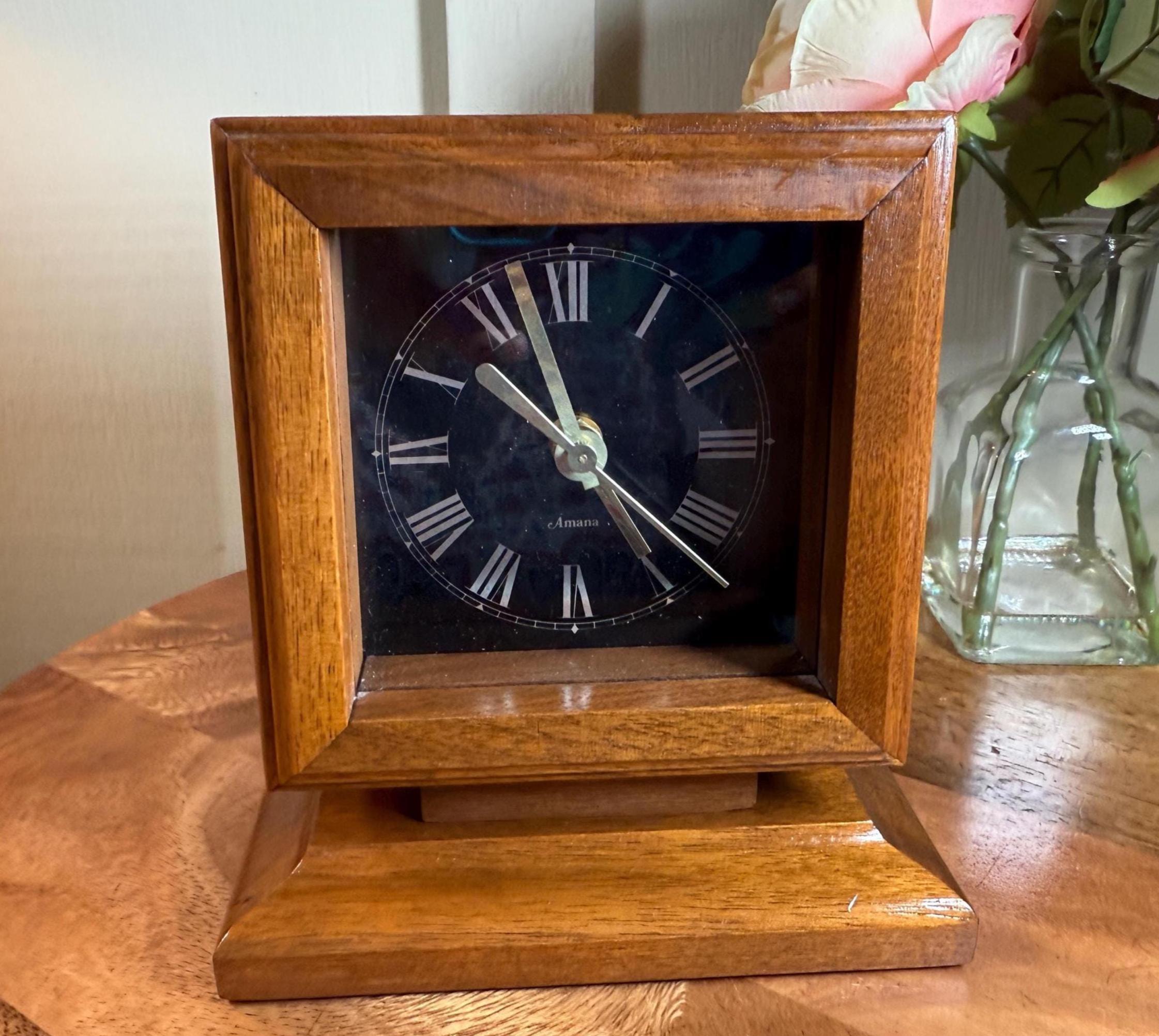 Amana 装飾的な木製置時計 Amana 装飾的な木製置時計 Amana 装飾的な木製置時計