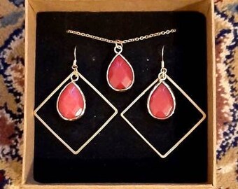 Dainty Crystal Set / Earrings + Necklace / Dainty Crystal pendant / Cute / Necklace / Christmas / Crystal / Birthstone / Red Jade / Gift